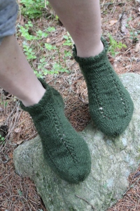 Vihreät sukat reikäkuviolla2